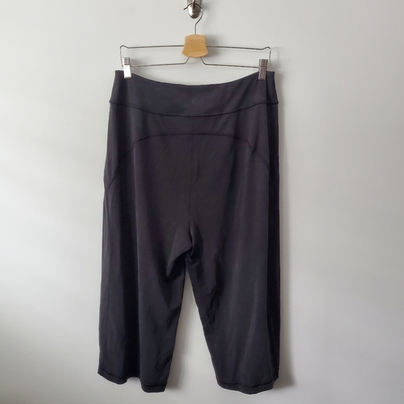 Lululemon crossfront cupro capri - Picture 4 of 8
